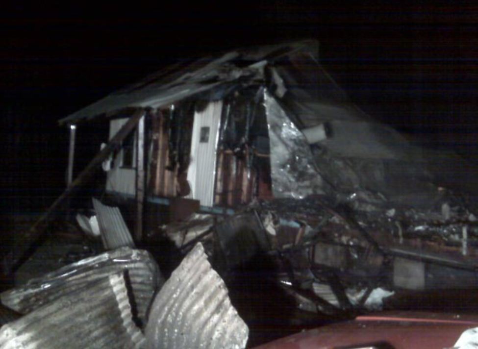 loading Gallery/Action//Mobilehome Fire, Douglas City 18jan10/fullsize/Capture2.JPG... or select a thumbnail